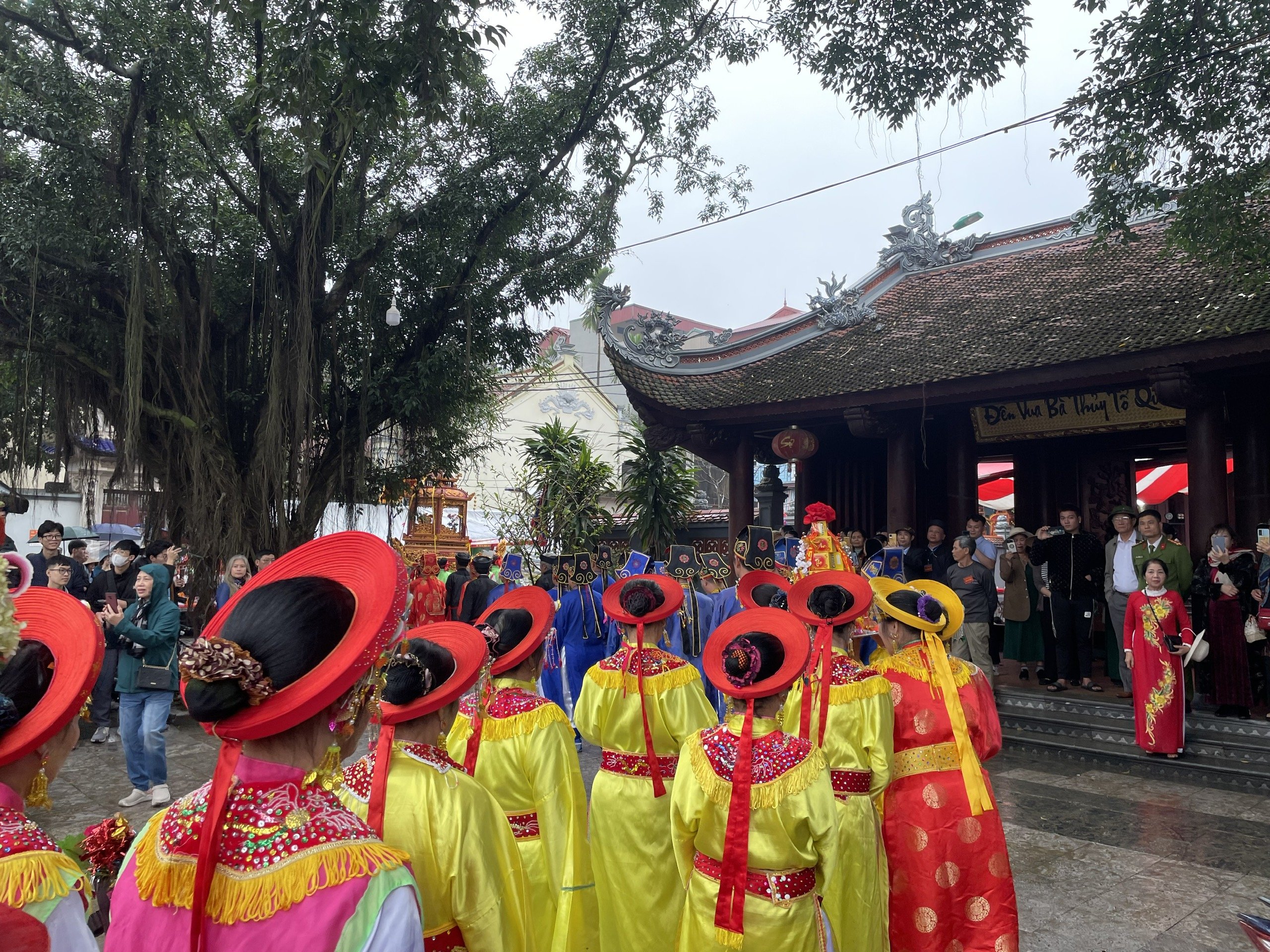 Đền Vua Bà - Thủy Tổ Quan họ